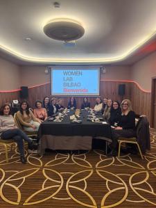 La Dra. Marta Prado Larburu, participante en un encuentro sobre comunicación e Inteligencia Artificial, de la mano de Women Lab Bilbao (WLB)
